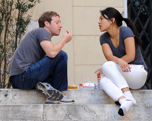 Facebook CEO munching on fast food at Rome